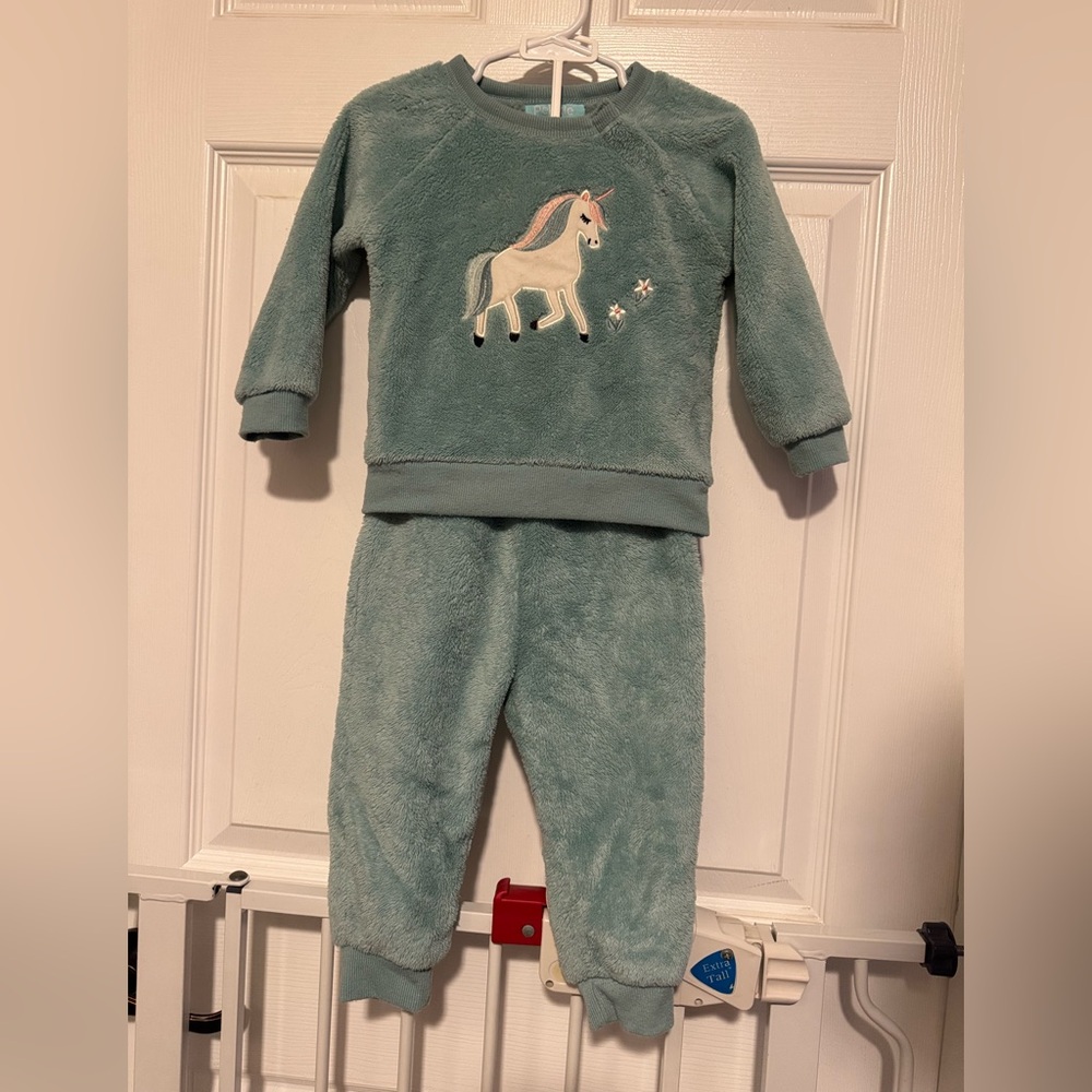 Adorable Blue-Green Unicorn Fleece Set